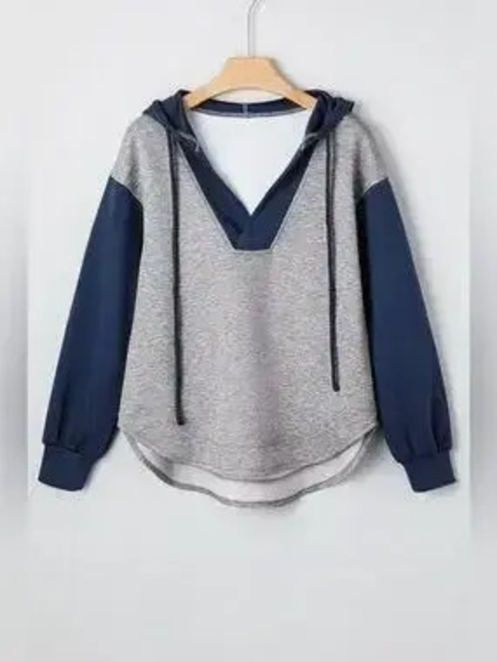 Color Block Patchwork V Neck Drawstring Hoodie - Picture 5 of 9